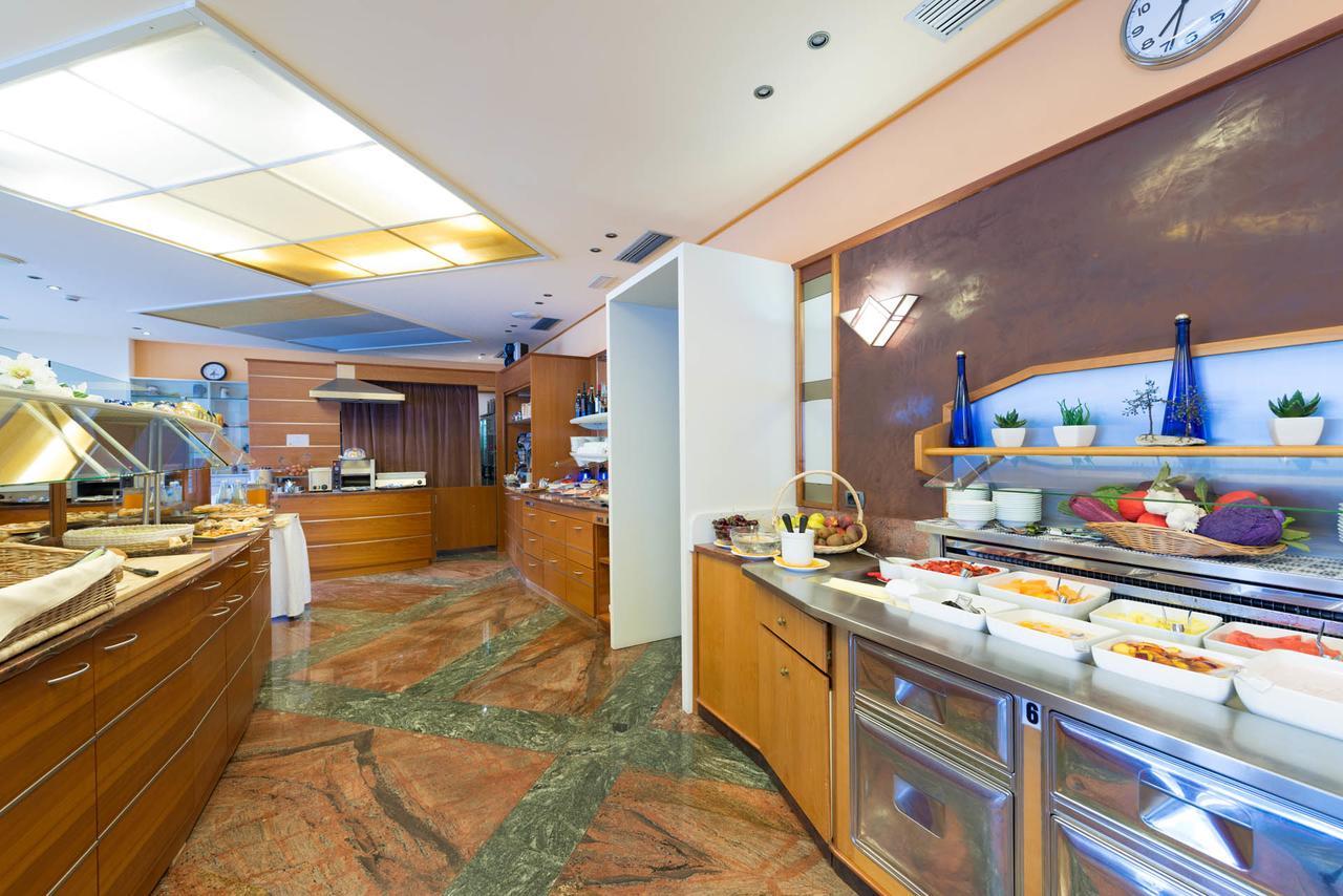 Hotel Venezia Malcesine Dış mekan fotoğraf