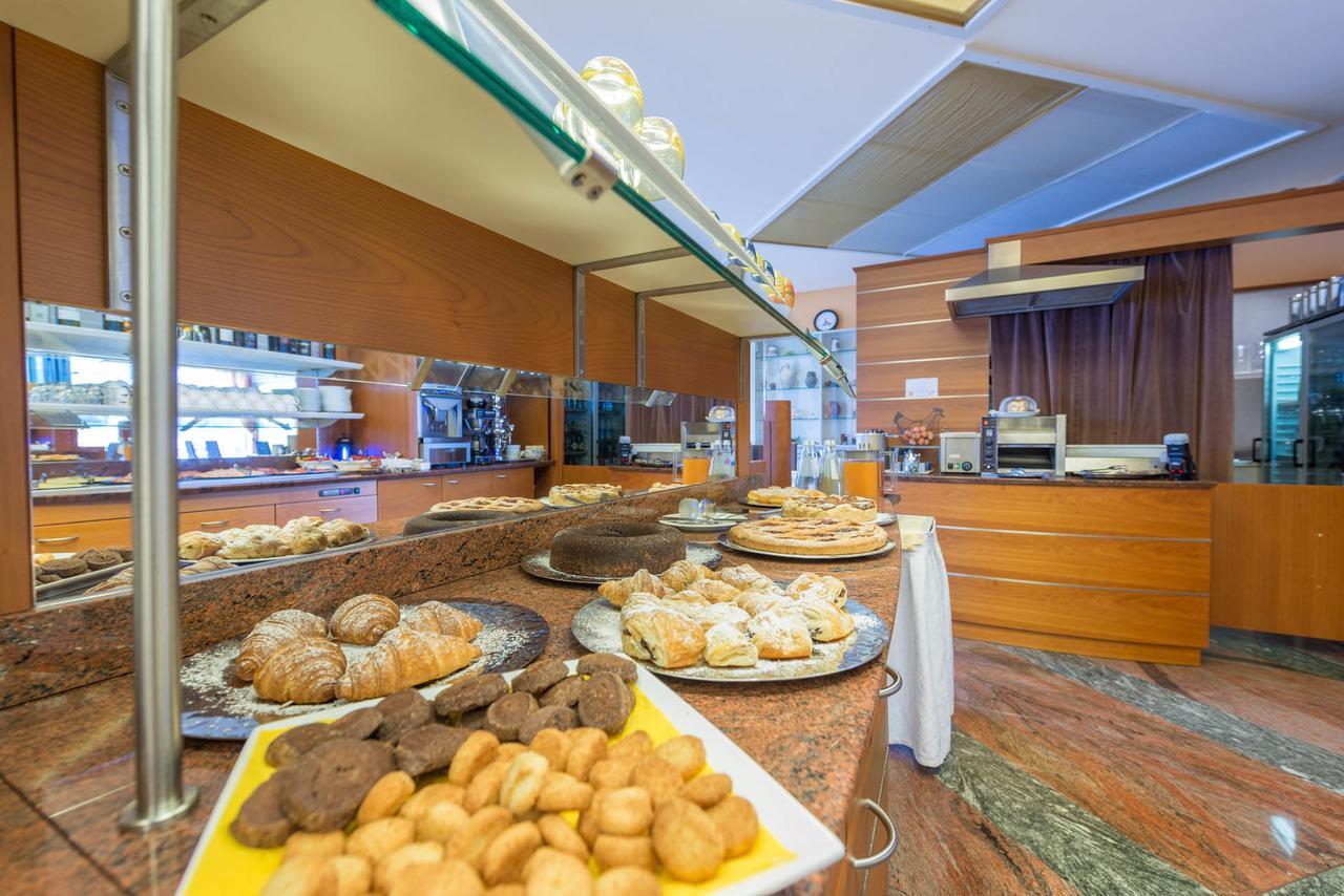 Hotel Venezia Malcesine Dış mekan fotoğraf